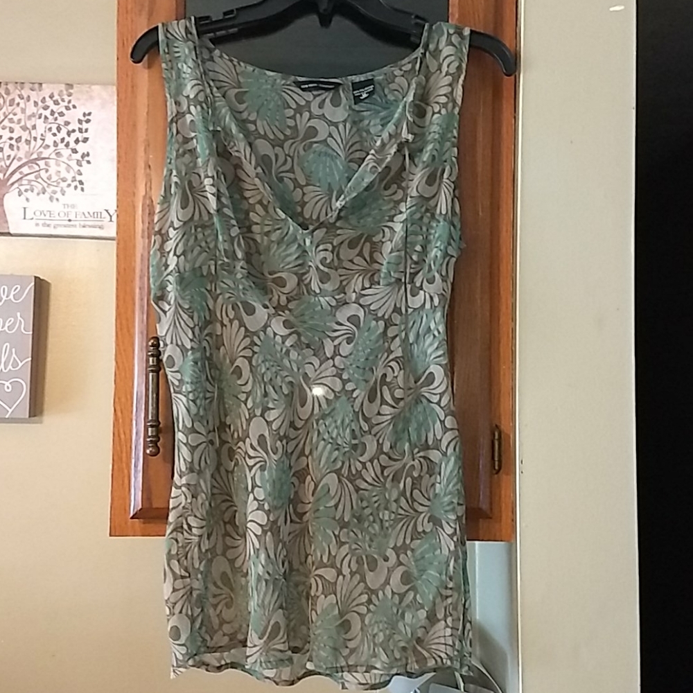 New York and Co. Sheer floral tank size 12